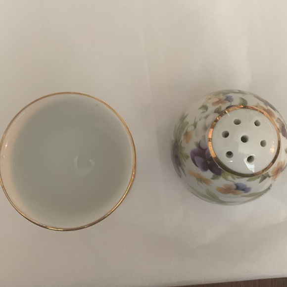 Vintage egg holder- salt set - Picture 4 of 6